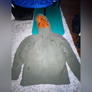 The North Face HyVent RECCO Avalanche Rescue System Jacket Medium Olive/Orange